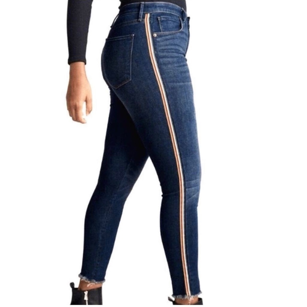 Abercrombie & Fitch | Simone High Waisted Jeans With Side Stripe Sz 28/6